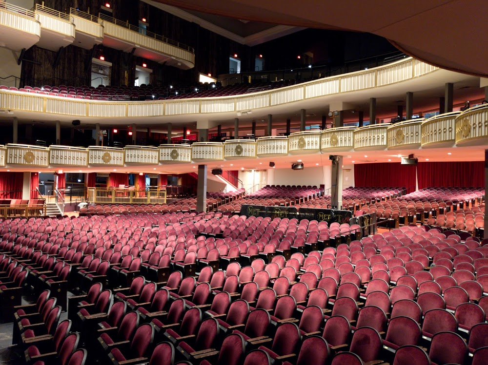 12 Monkeys : abandoned theatre