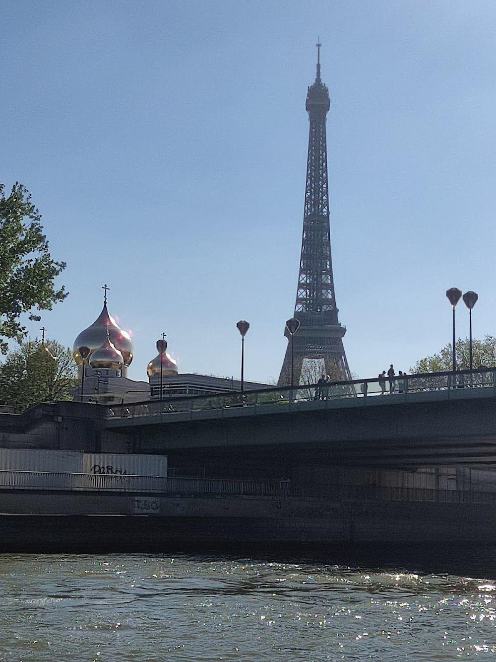 125 rue Montmartre : suicide attempt