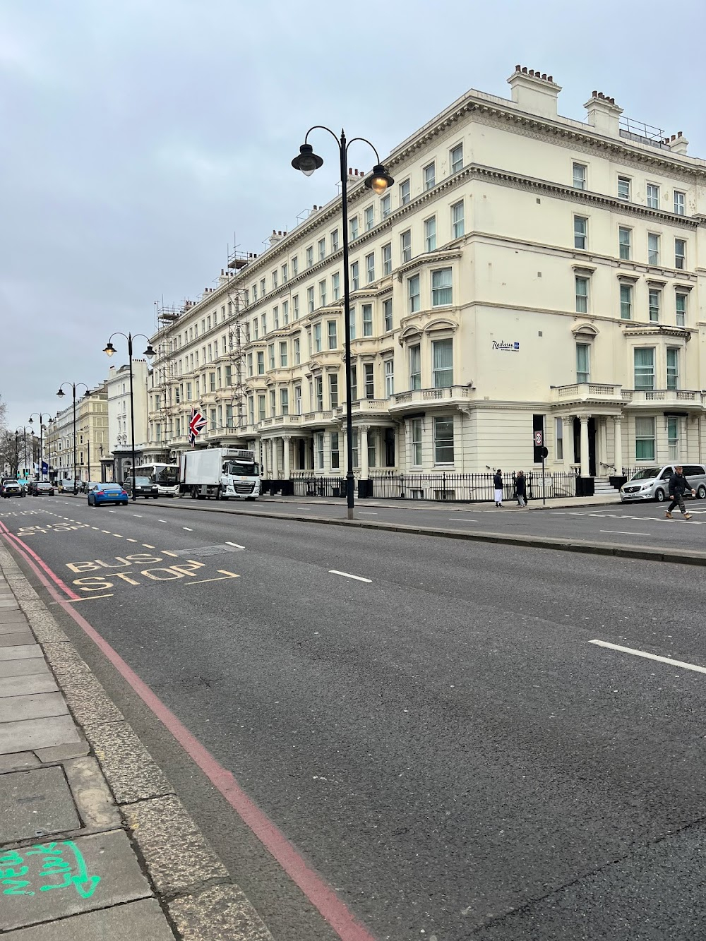 23 Paces to Baker Street : Alice MacDonald enters the park, pushing the kidnapped girl