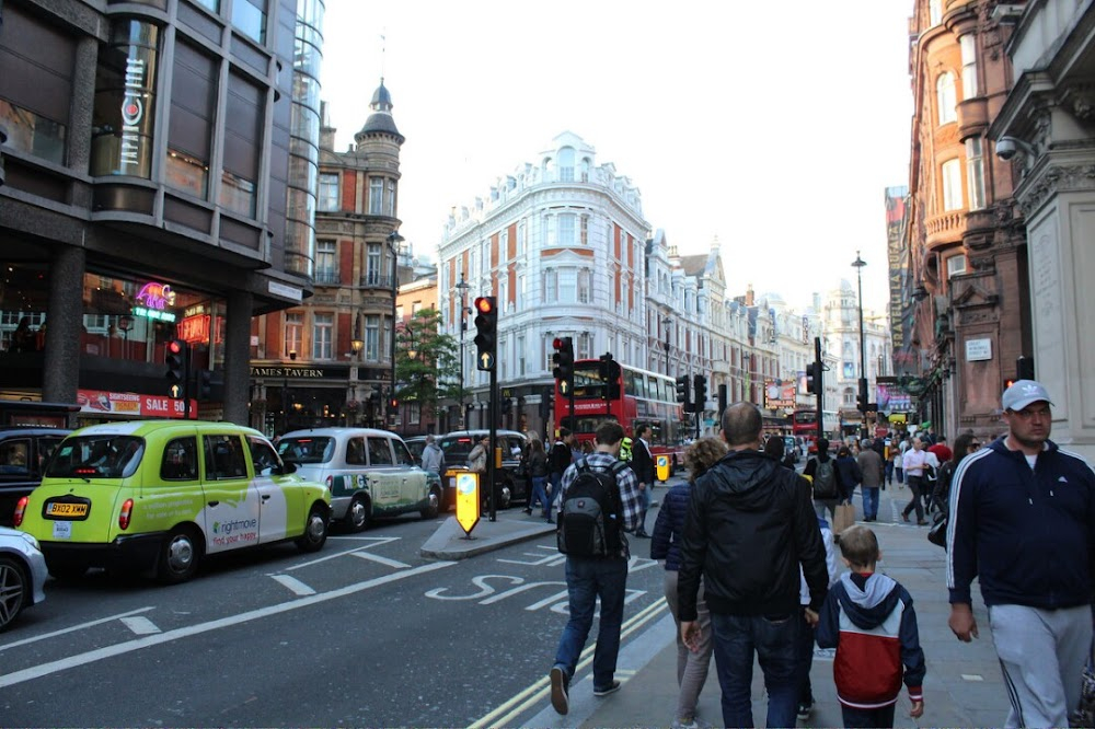 28 Weeks Later : the survivors make their way towards the pick-up point