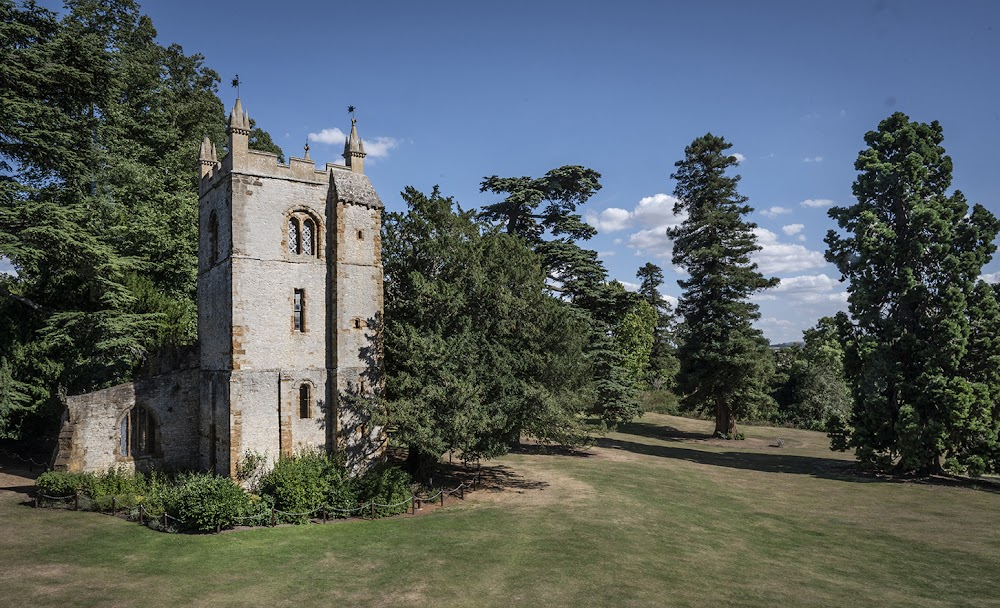 The Watcher in the Woods : chapel