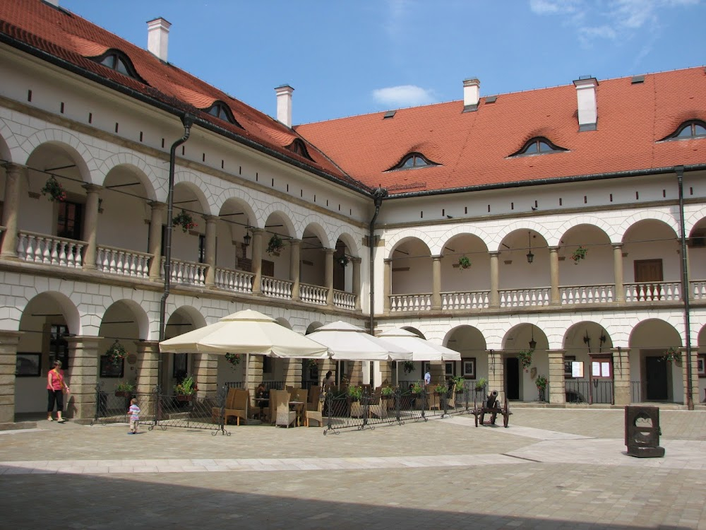 Uklad krazenia : market square & police station