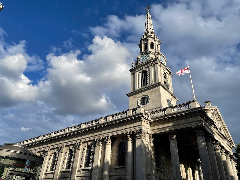 84 Charing Cross Road : Frank walks in front of this church an onto Duncannon St. to catch a bus