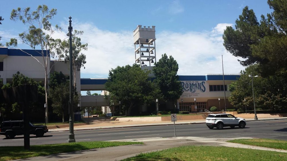 Henry Aldrich Gets Glamour : Opening scene is Los Angeles High School