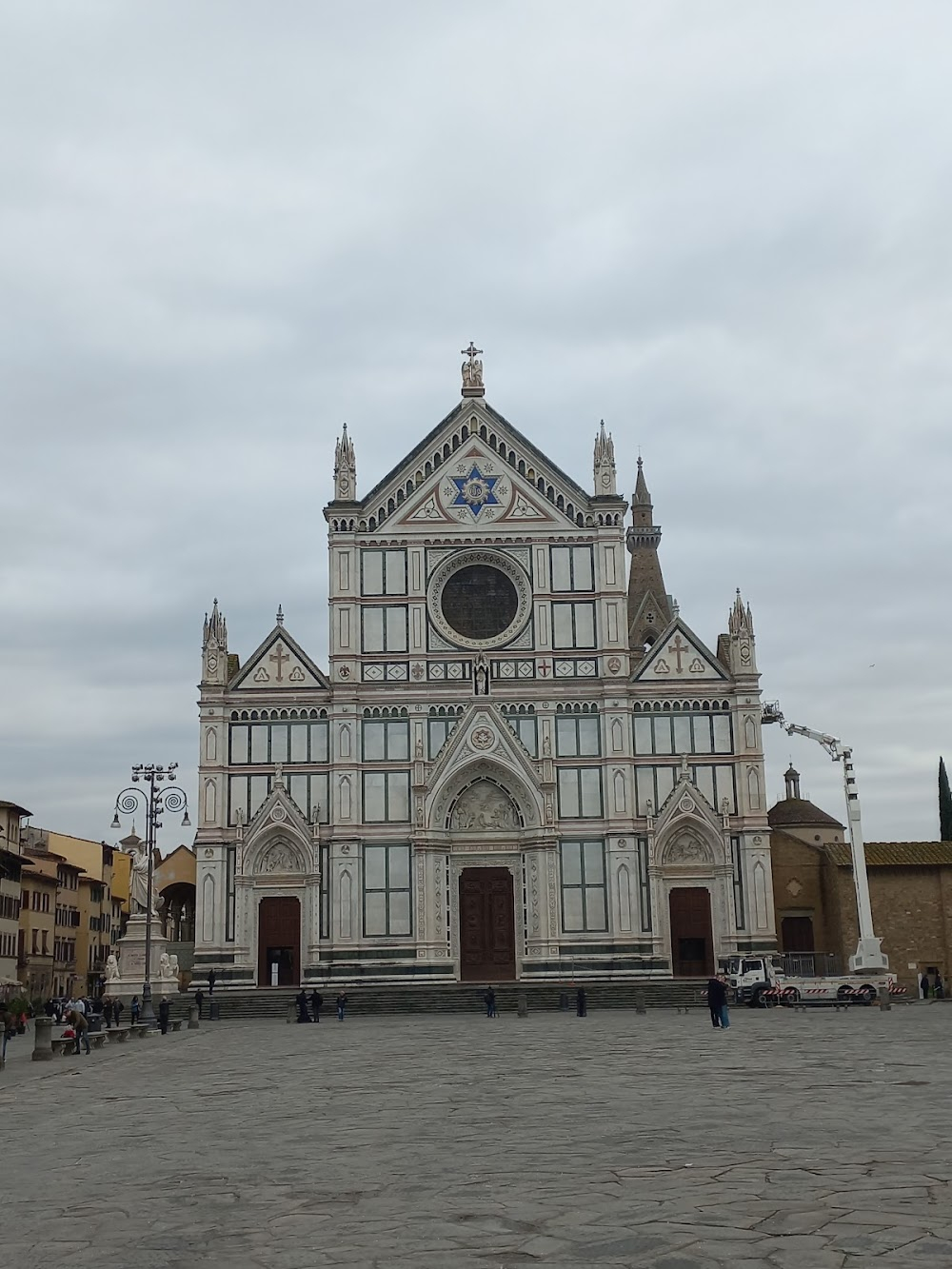 A Room with a View : Lucy visits Santa Croce basilica