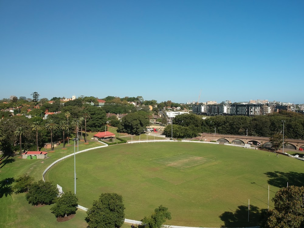 Struck by Lightning : football oval