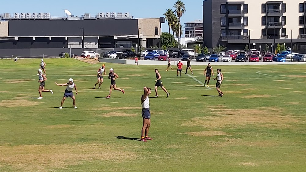 Struck by Lightning : football oval