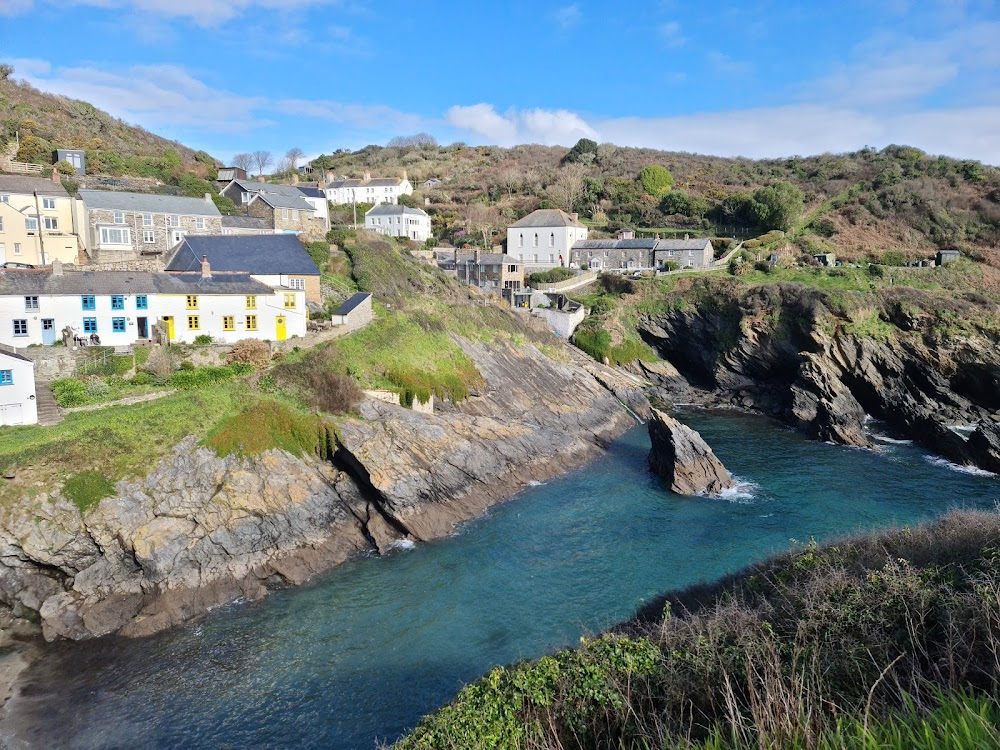 Haunters of the Deep : Location of the home's of the Holman family and Captain Tregellis