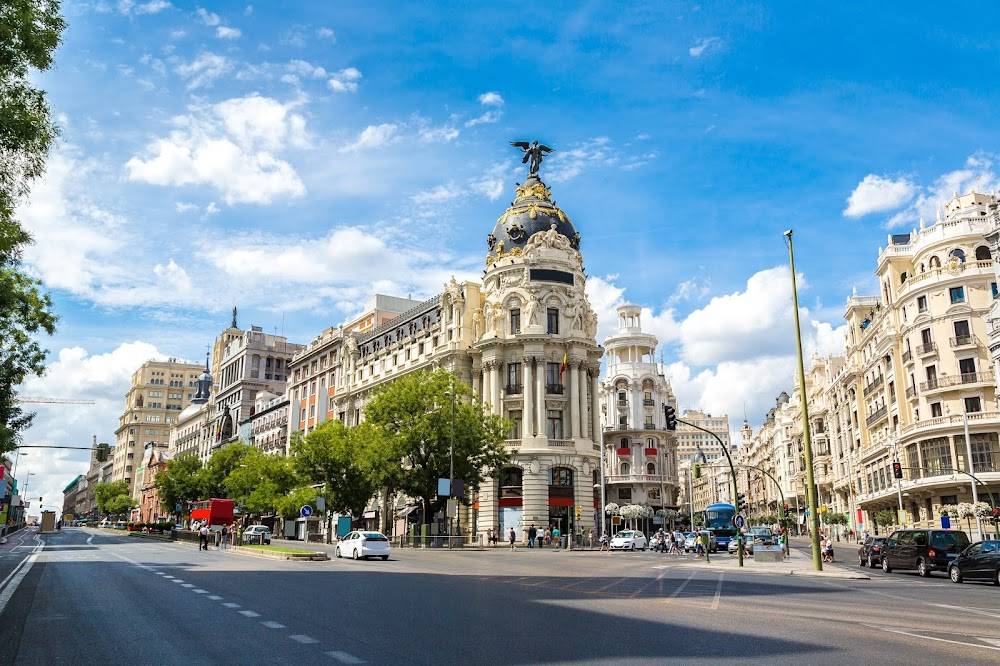 El Beso : Touristic Bus main route