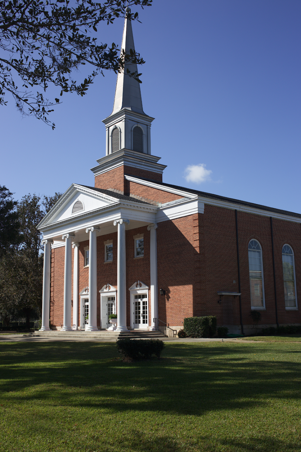 Accidental Activist : scenes in front of the baptist church