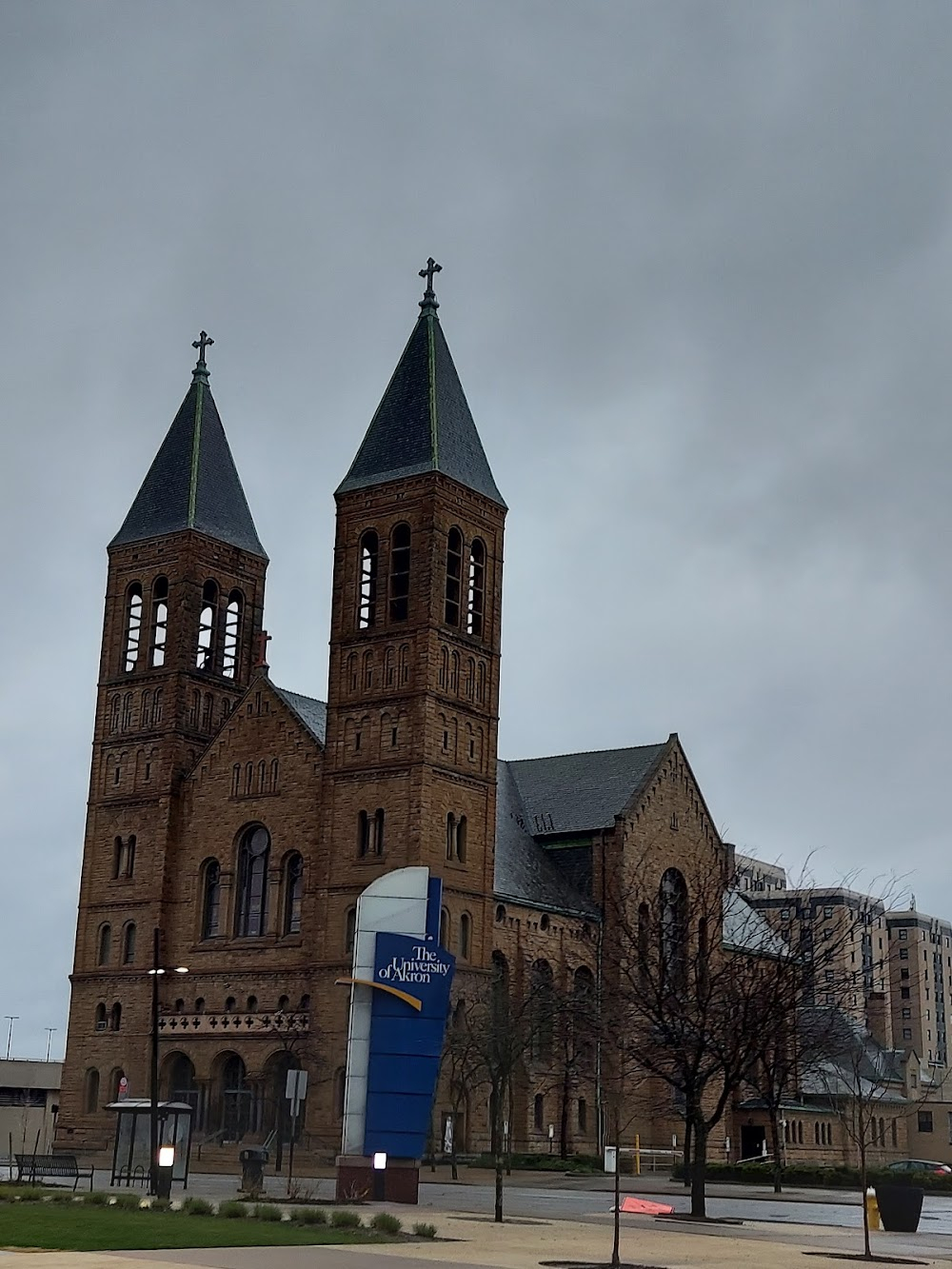 Akron : Christopher's dorm