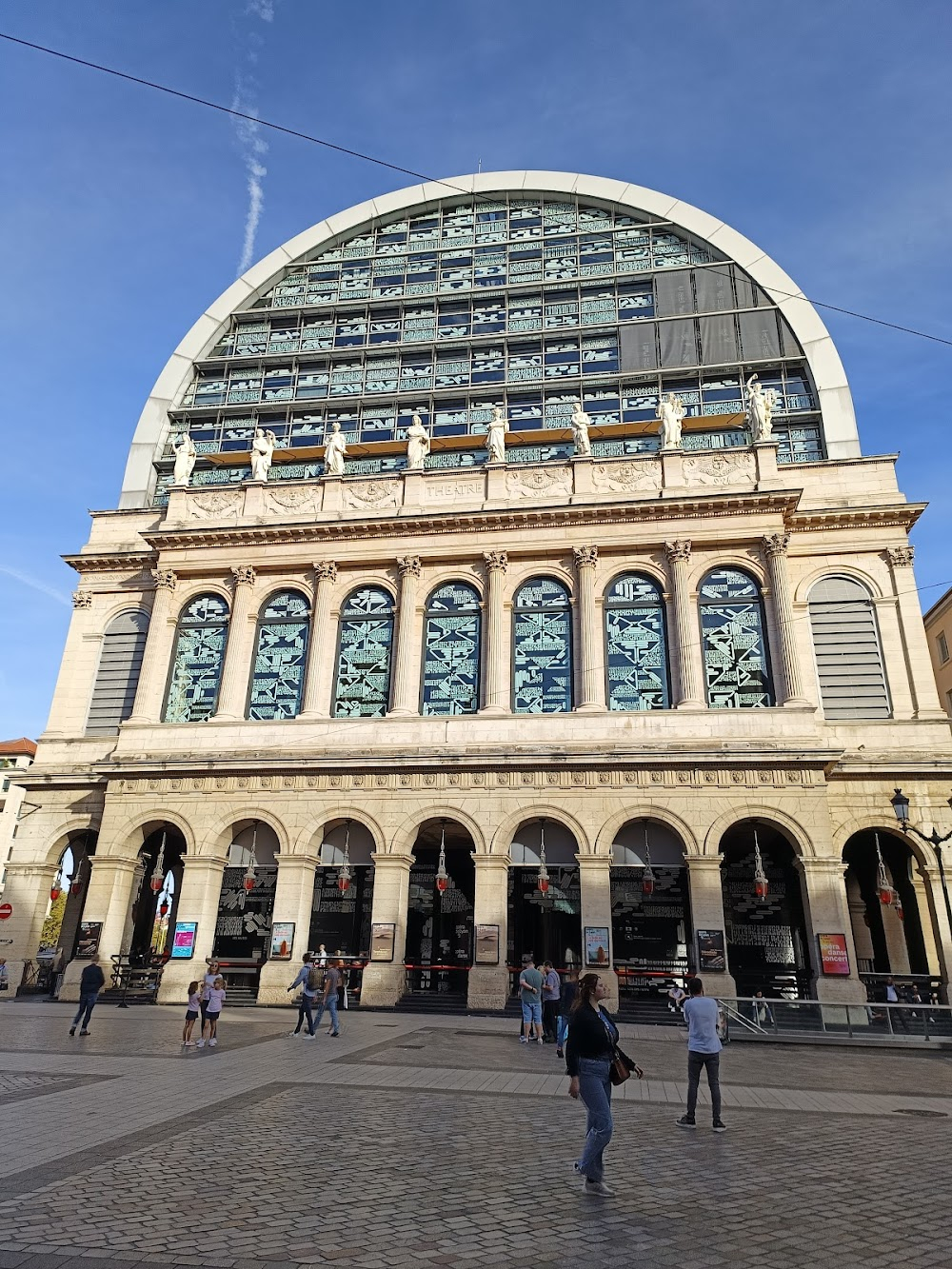 La vie parisienne : operahouse