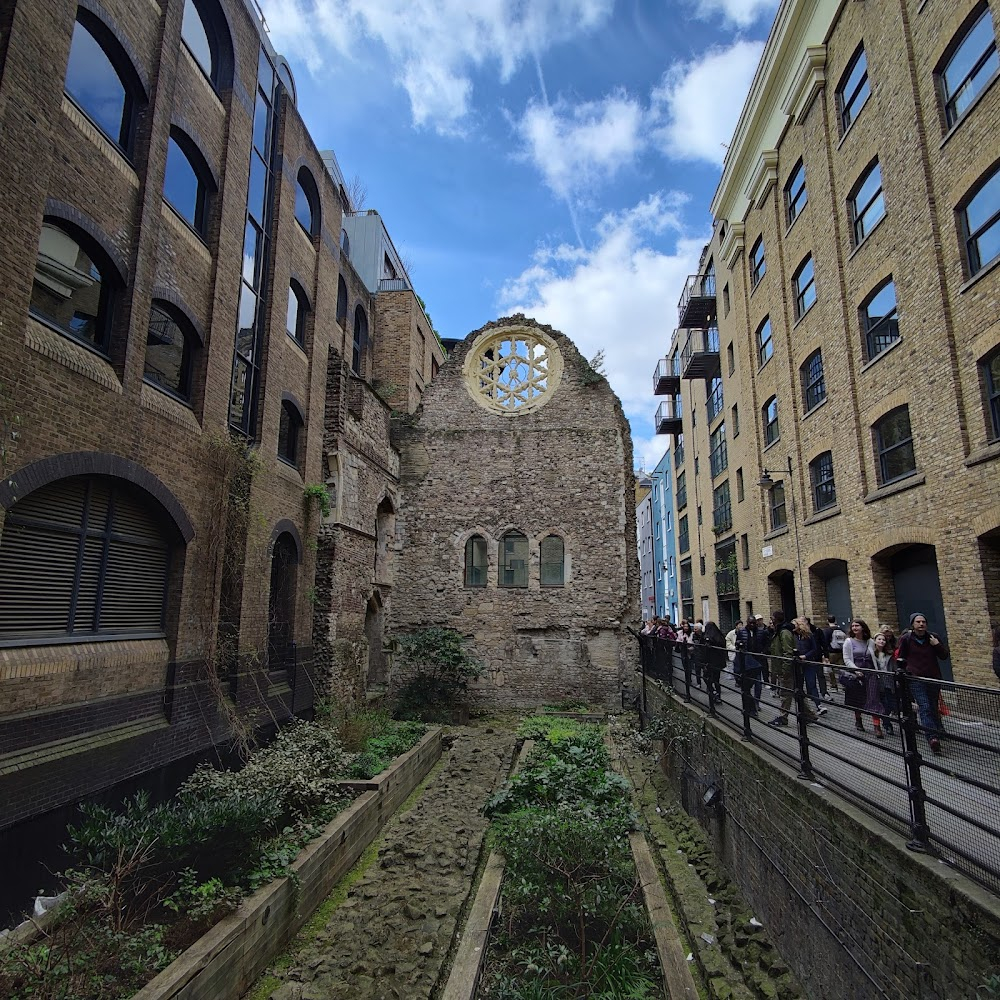 An American Werewolf in London : alley where David is cornered by police