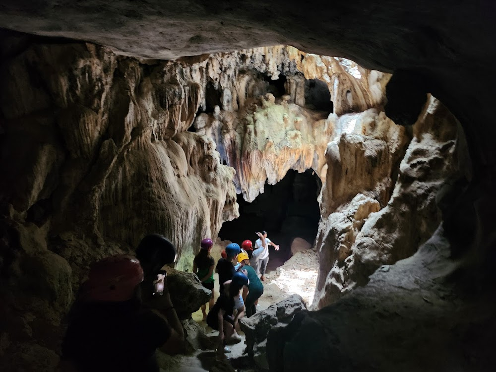 Anak ng bulkan : Cave where Pedring witnesses the birth of Vulcan