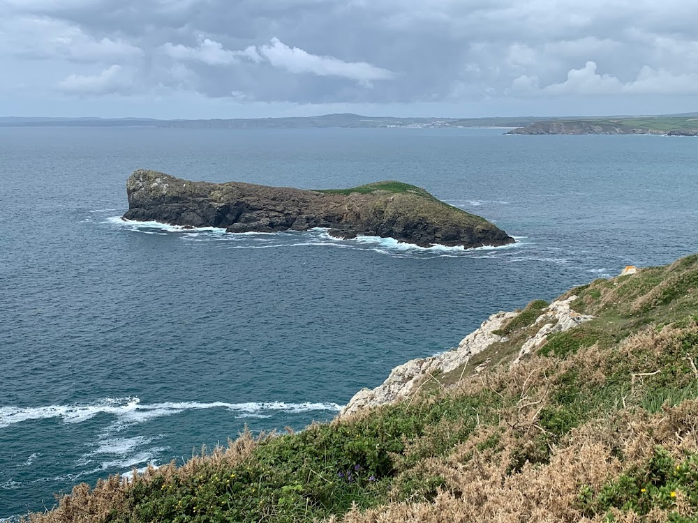 And Then There Were None : Soldier Island distant shots: house added by CGI