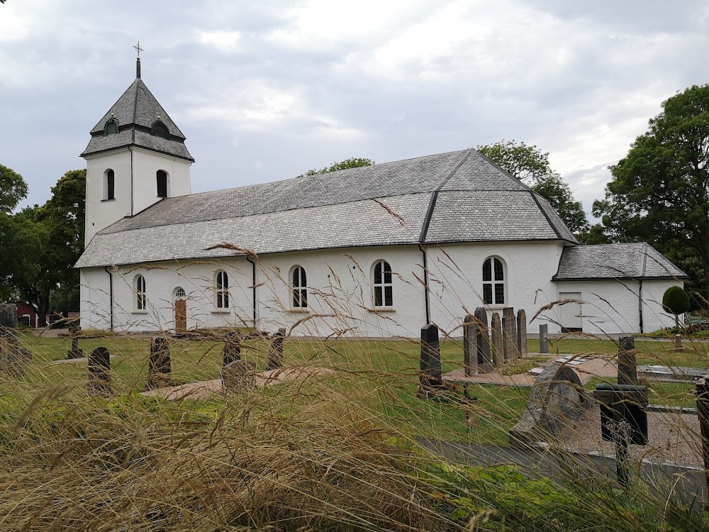 Ängelby : Church exterior