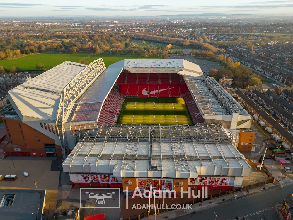 Thierry Henry: Legend : stadium for the football match