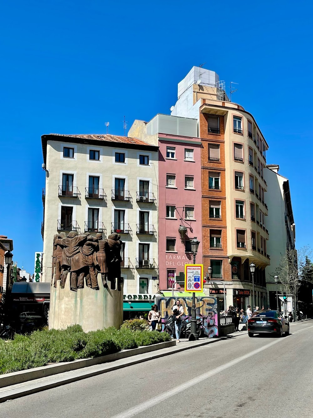 Asfalto : Estación de Metro Antón Martín