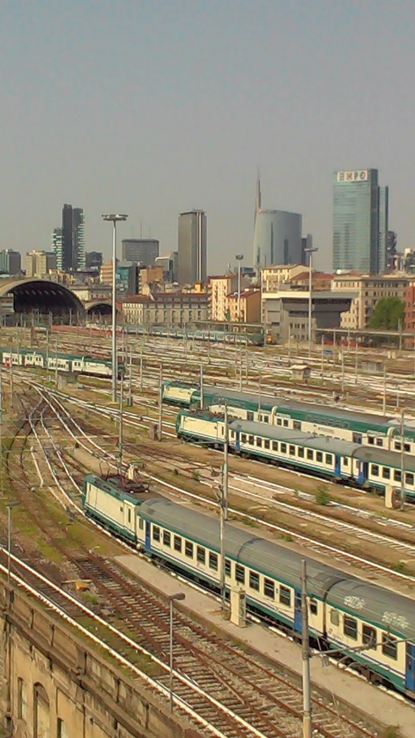 Audace colpo dei soliti ignoti : ambush at the end of Via Parravicini tunnel