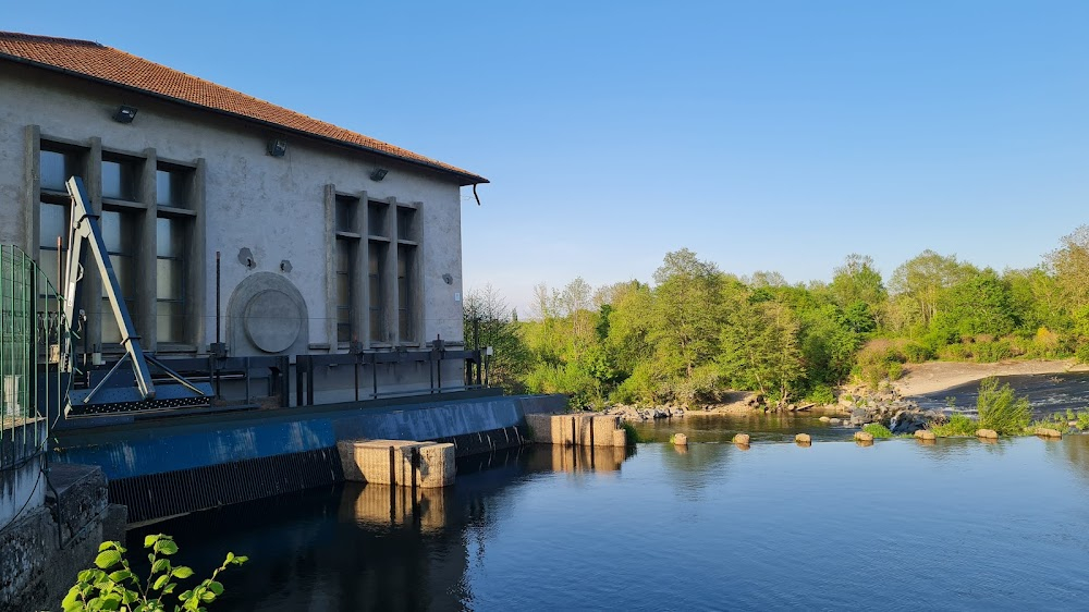 Aux animaux la guerre : concert hall