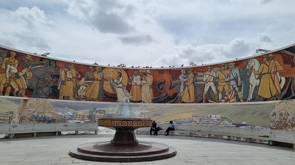 Baavgai Bolohson : Ulzii and old neighbor on top of the Zaisan Memorial