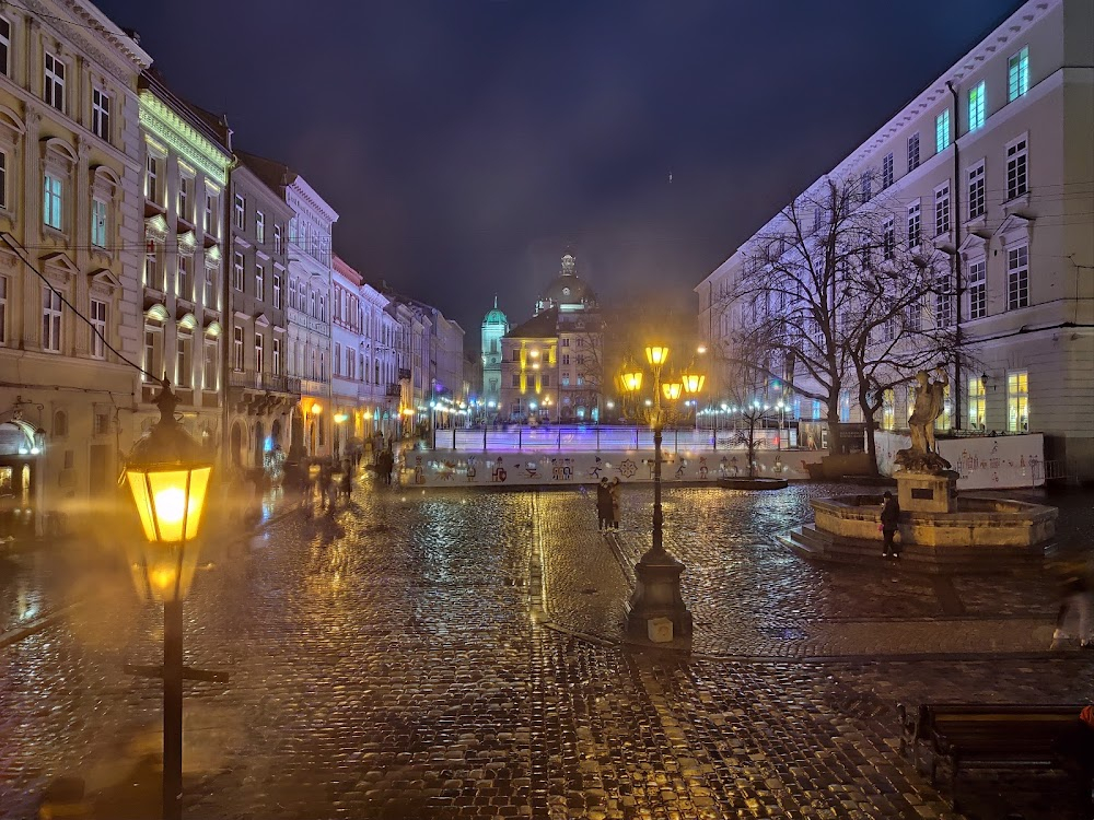 Babi Yar. Context : aka Rynok Square