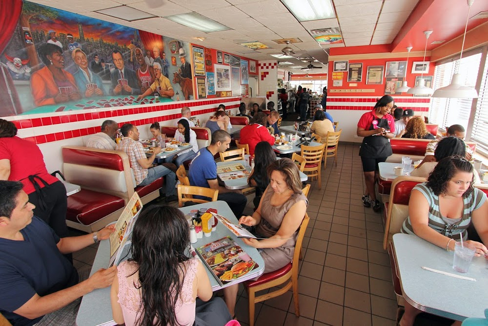 Backdraft : Diner where Brian shaves & cleans up before interview with Chicago Fire Chief, deleted scene from DVD.