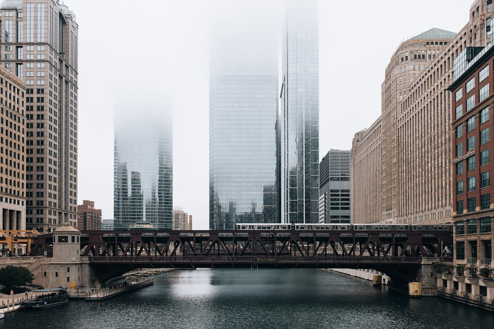 Road to Perdition : Michael Sullivan and his son drive across this bridge in Chicago enroute to Frank Nitti's building.