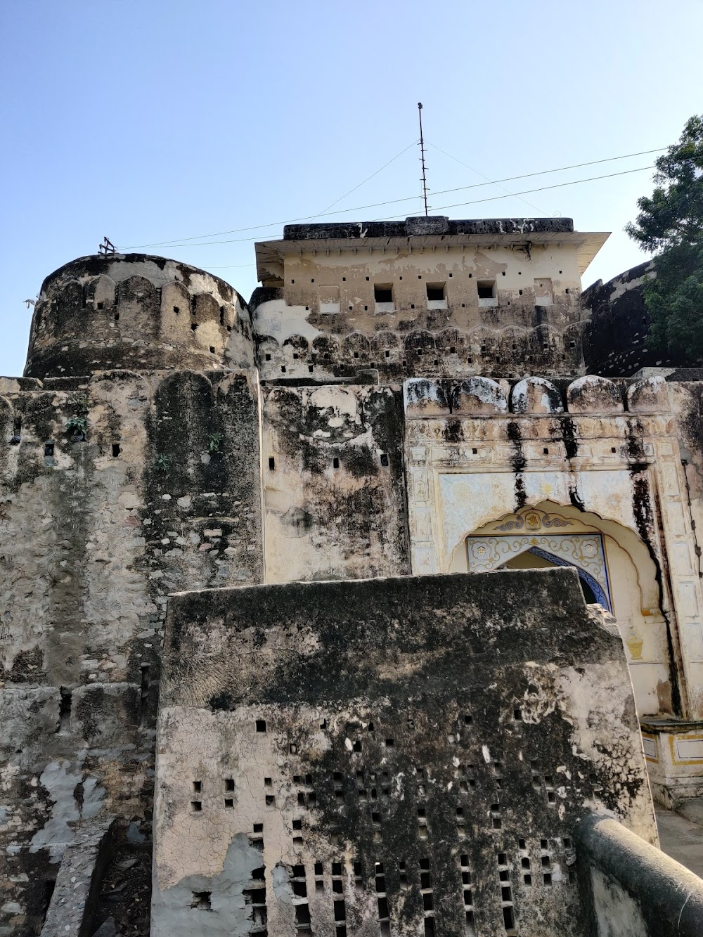 Beecham House : Delhi market; city gates; port