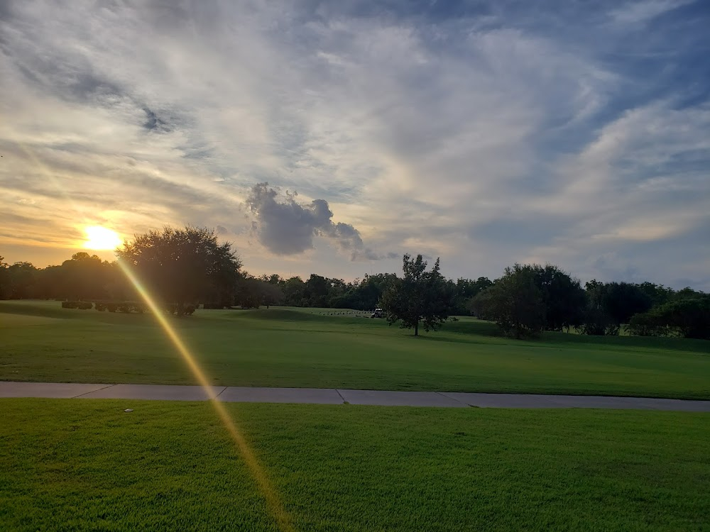 Believe It or Not (Second Series) #10 : golf course with earthworks still present from the Civil War