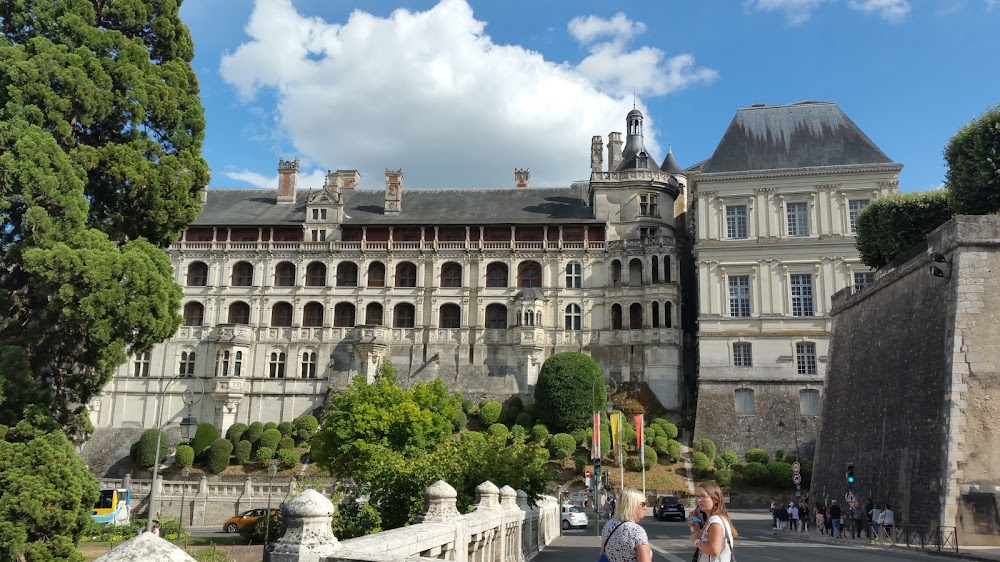 L'assaut : Mérital's provincial city