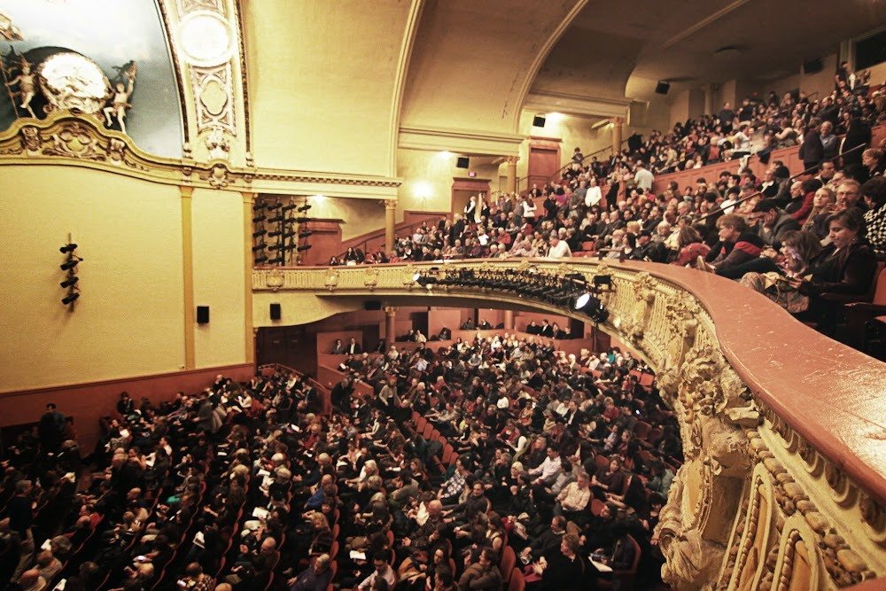 Billy Gardell: Halftime : performance venue