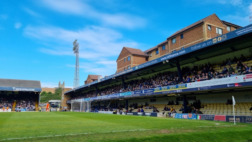 Bloody Kids : Football stadium - externals