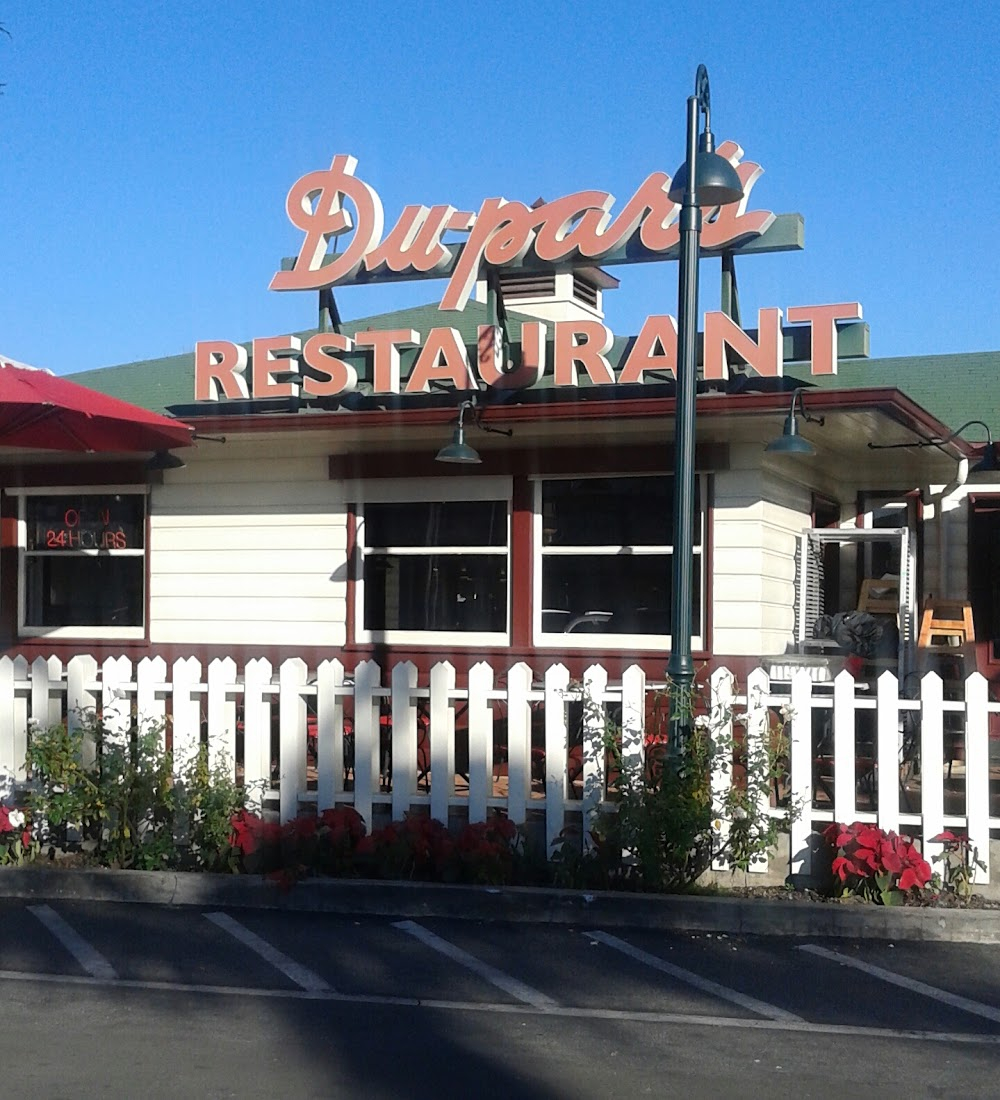 Valley Girl : exterior shot of restaurant after Julie and Randy leave her parents store.--start of montage