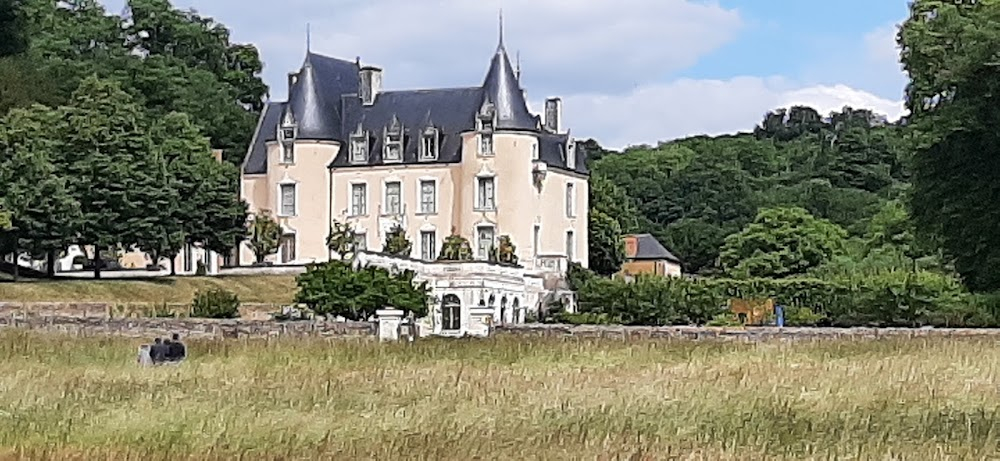 Bouvard et Pecuchet : Faverges castle