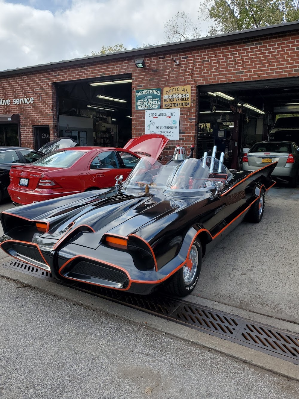 Brawl in Cell Block 99 : opening: Bradley towing car