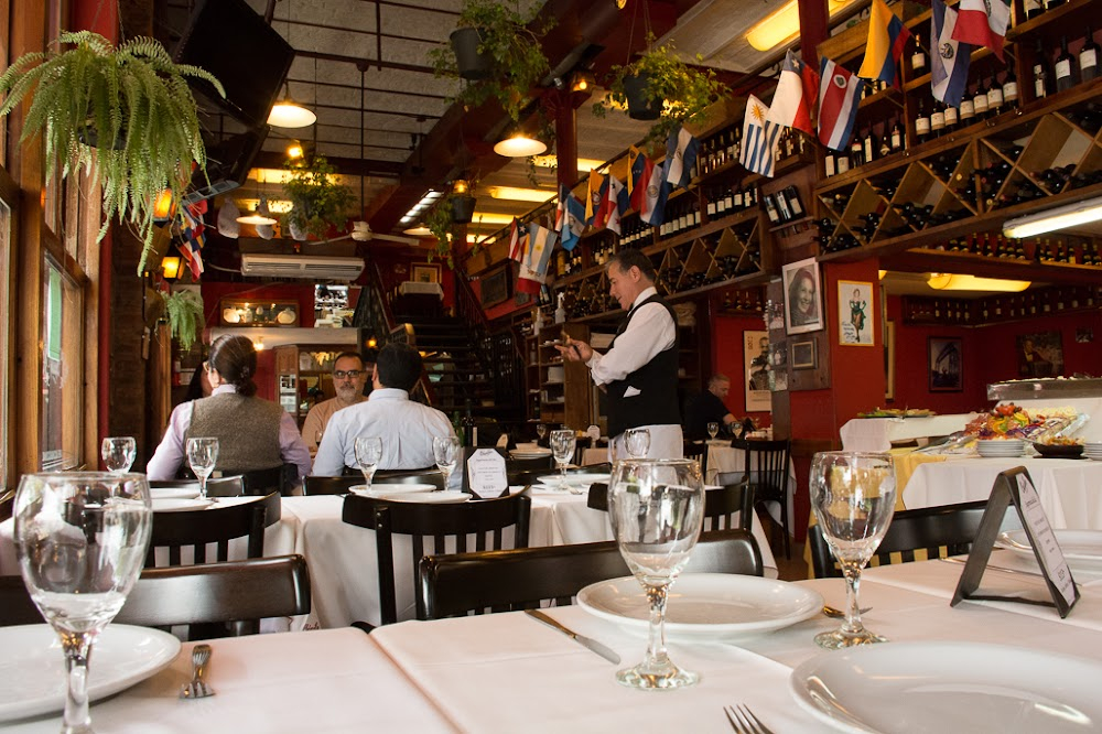 Buenos Aires Vice Versa : Restaurant where couples converse