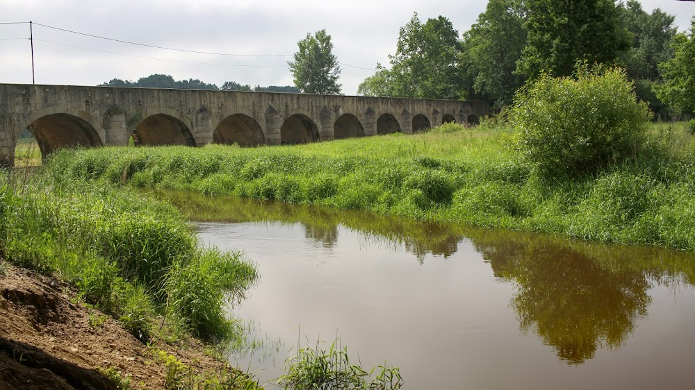 Byl jednou jeden král... : stone bridge