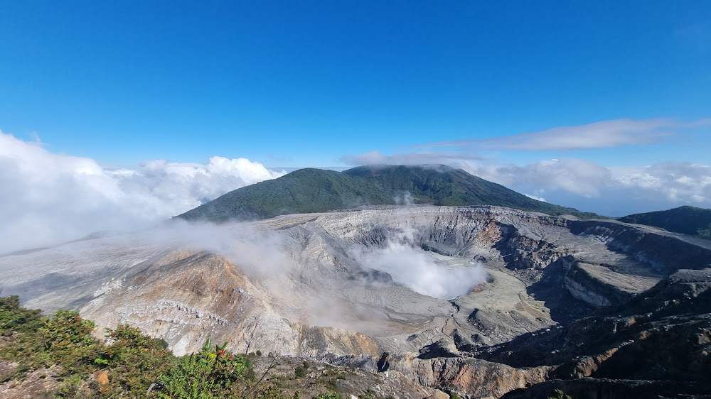 Calling on Costa Rica : volcano