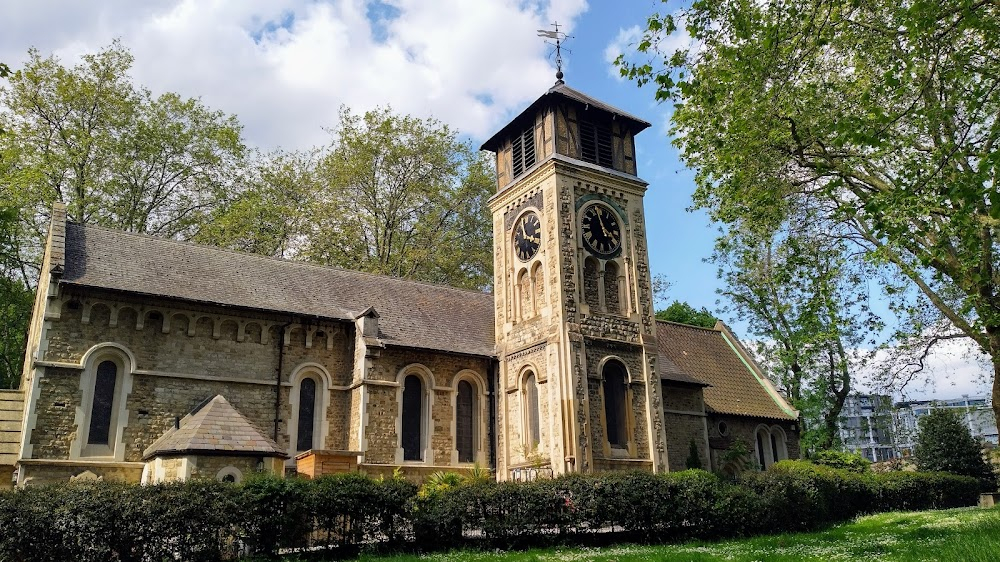 Career Girls : Scene in churchyard