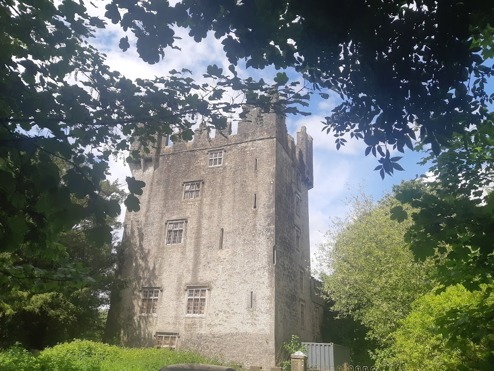 Castle Ghosts of Ireland : on location