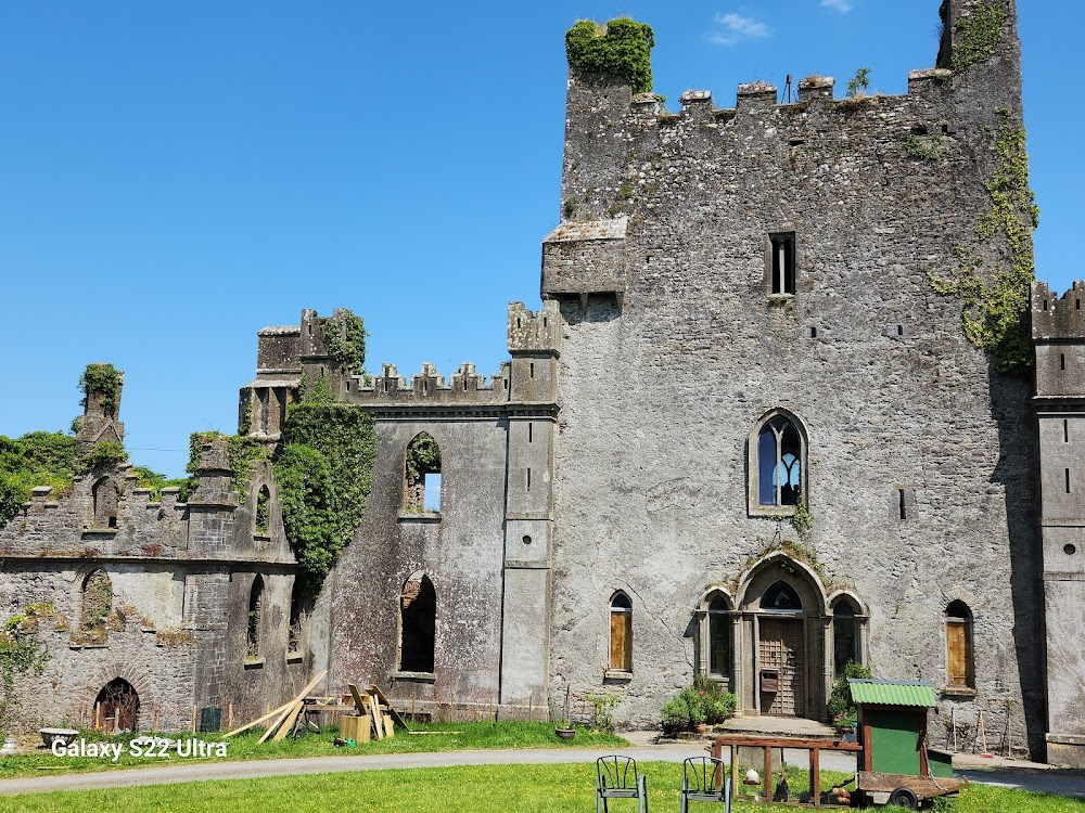 Castle Ghosts of Ireland : on location