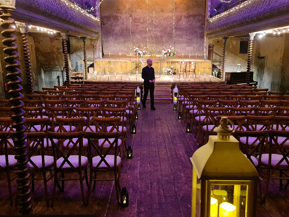 A Little of What You Fancy : Performance venue of Helen Shapiro