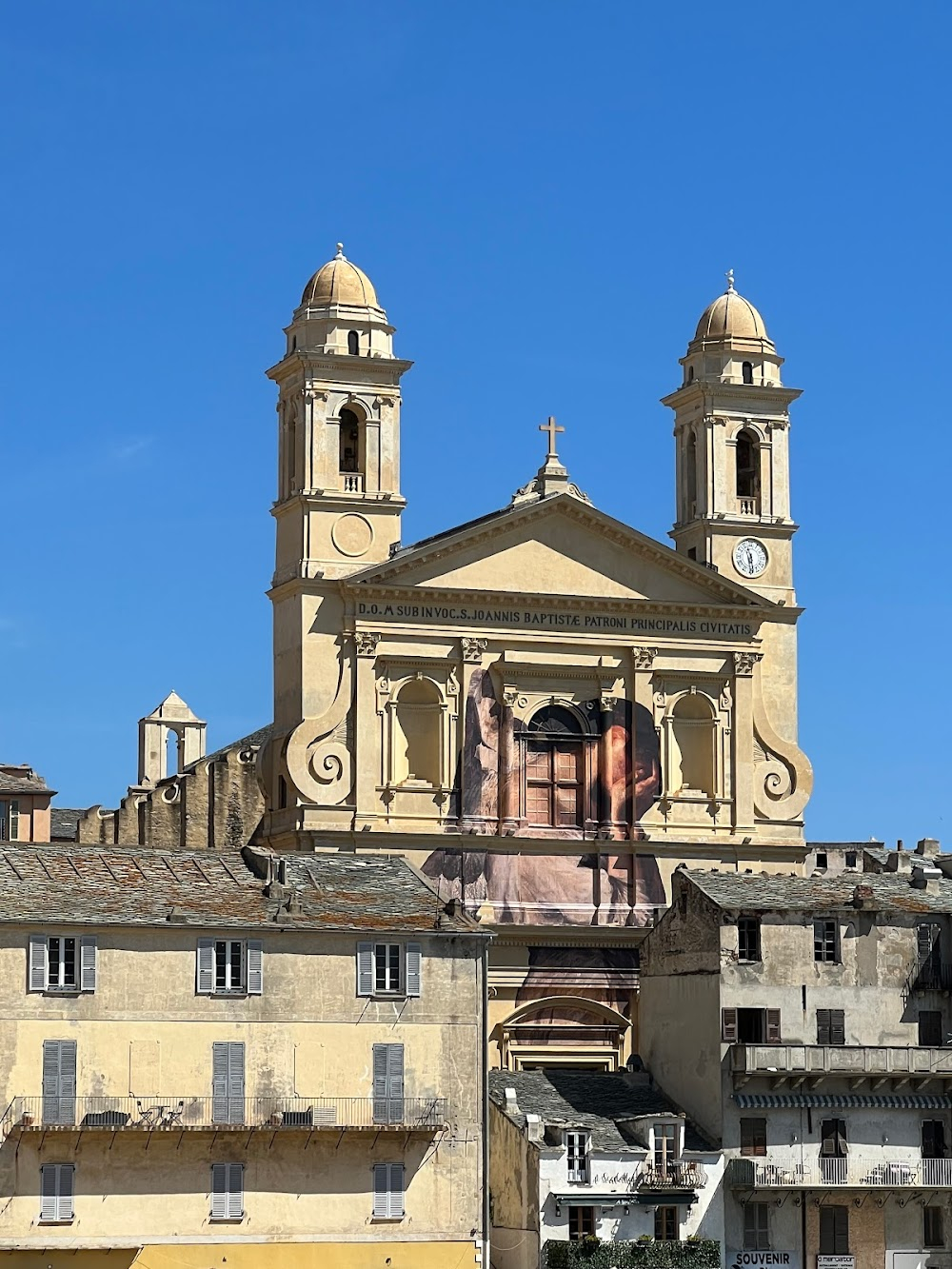 Cela s'appelle l'aurore : church