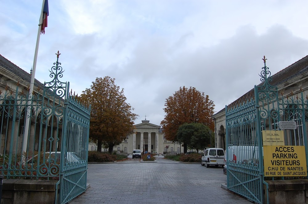 Cessez-le-feu : hospital exteriors