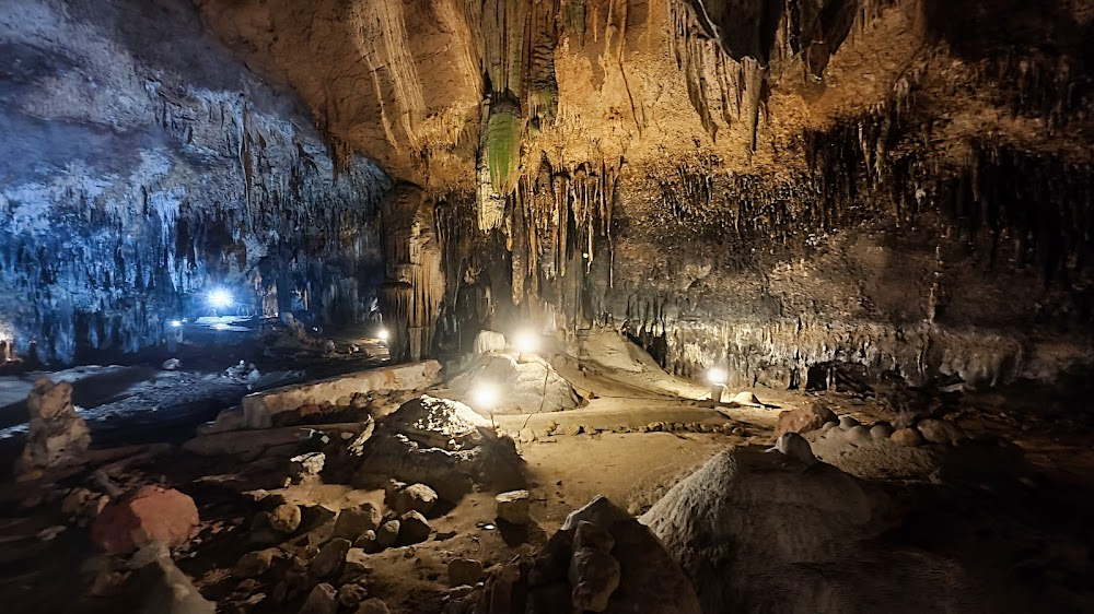 Chandni Chowk to China : When the oppressed Chinese villagers go to the Buddhist priest in the cave to seek answers to their problem, they learn about the reincarnation of their hero.