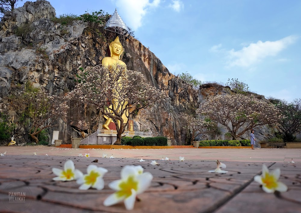 Chandni Chowk to China : The Chinese village was a set created amidst the Snake Mountains and Lake in Ratchaburi.