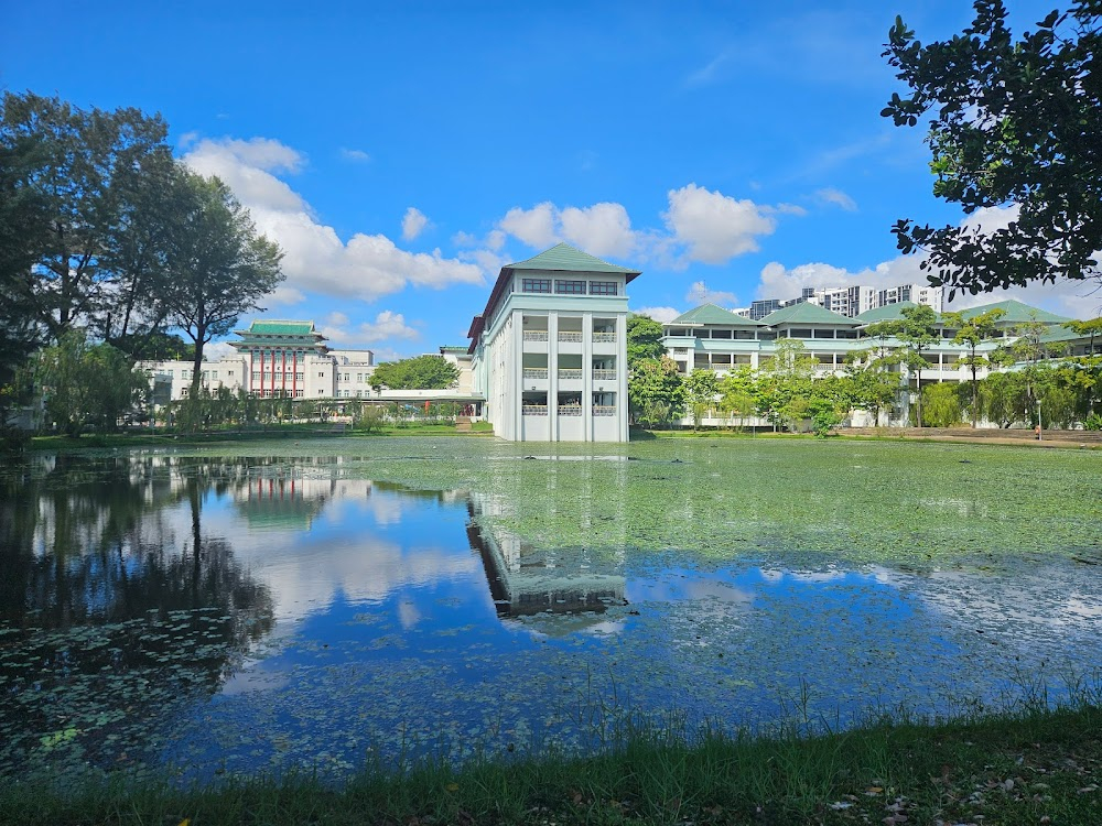 He ping de dai jia : building exteriors