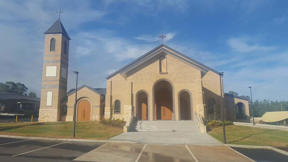 Charlotte's Web : church