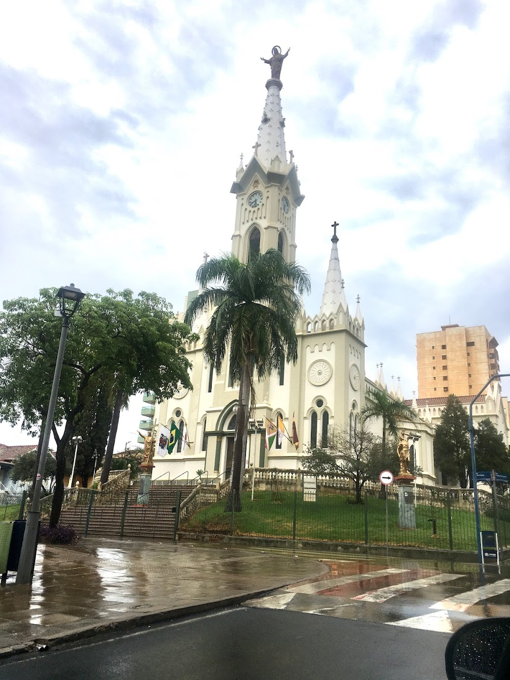 Crônica da demolição : Marble lions' farm